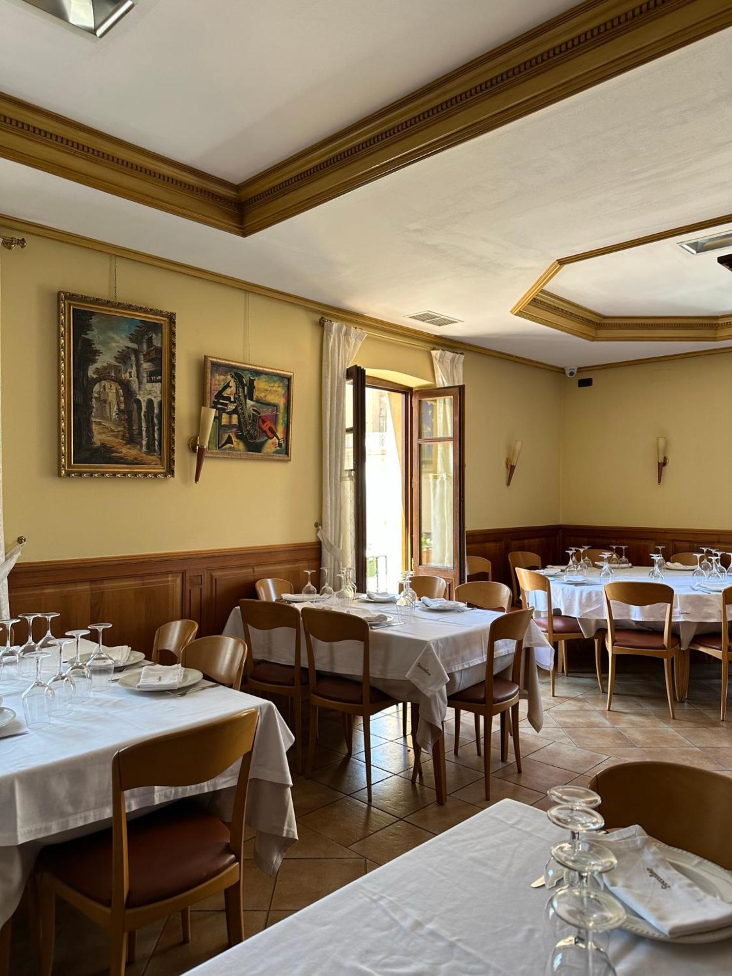 Hostal Restaurante Boccalino Leon Exterior photo