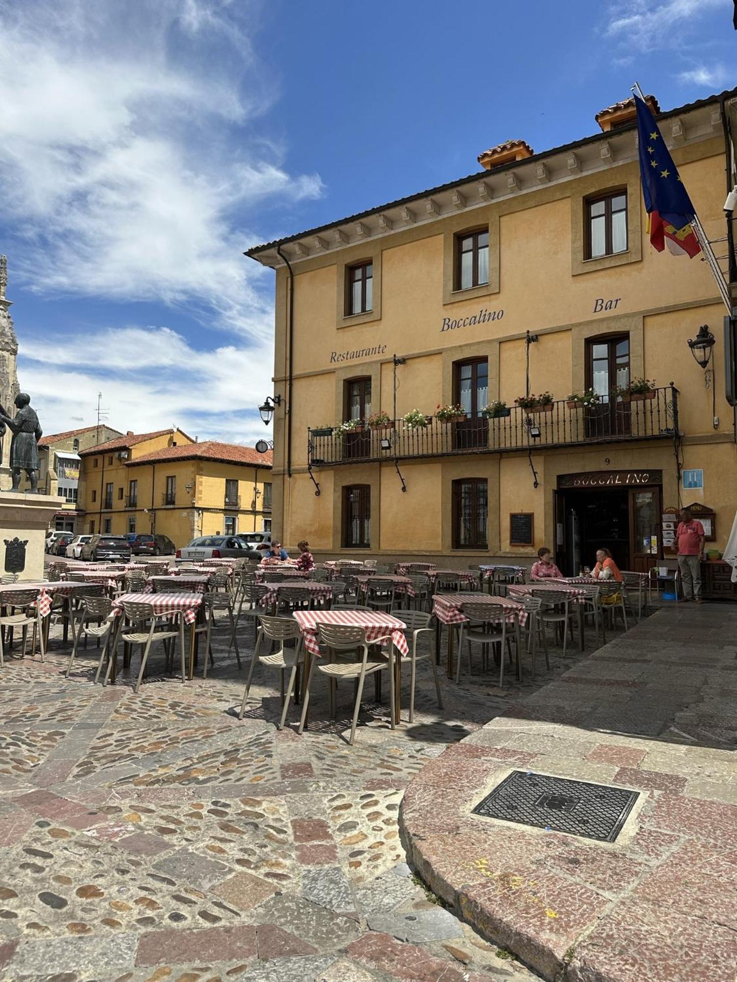 Hostal Restaurante Boccalino Leon Exterior photo